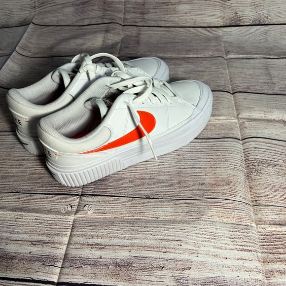 Nike platform sneakers size 8.5 NWOT - Picture 6 of 8